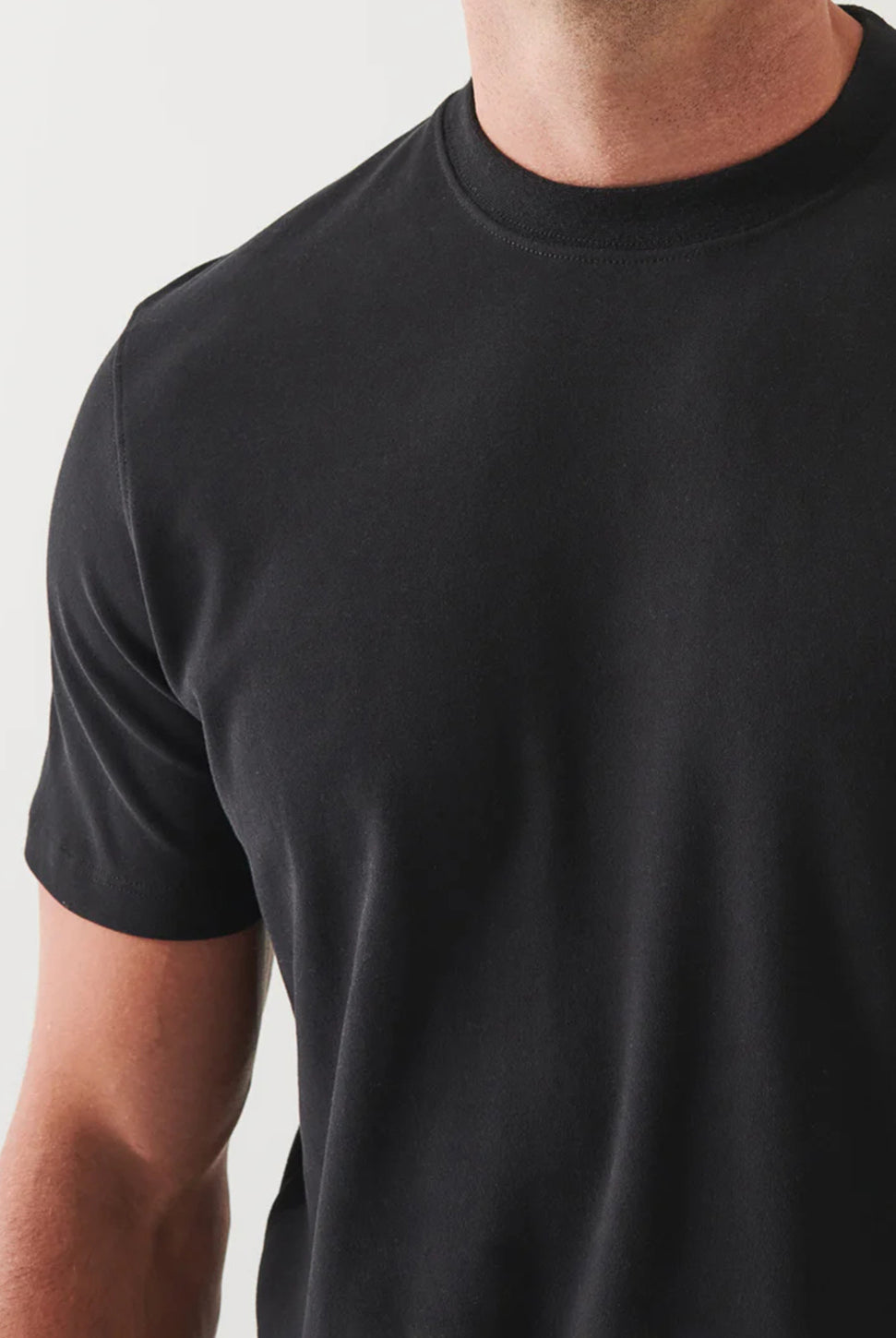 Pima Stretch Brushed T-Shirt - Black-Patrick Assaraf-Over the Rainbow