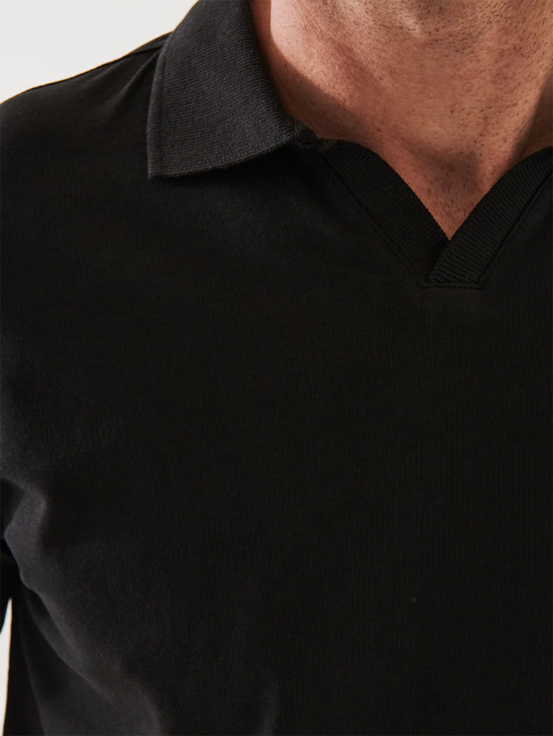 Iconic Open Polo - Black-Patrick Assaraf-Over the Rainbow