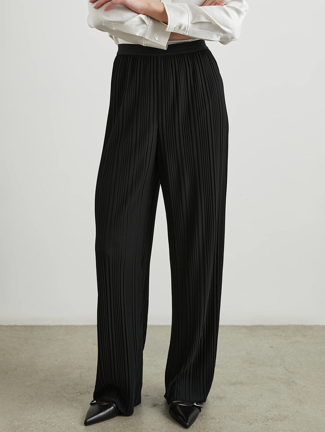 Liana Pant - Jet-Rails-Over the Rainbow