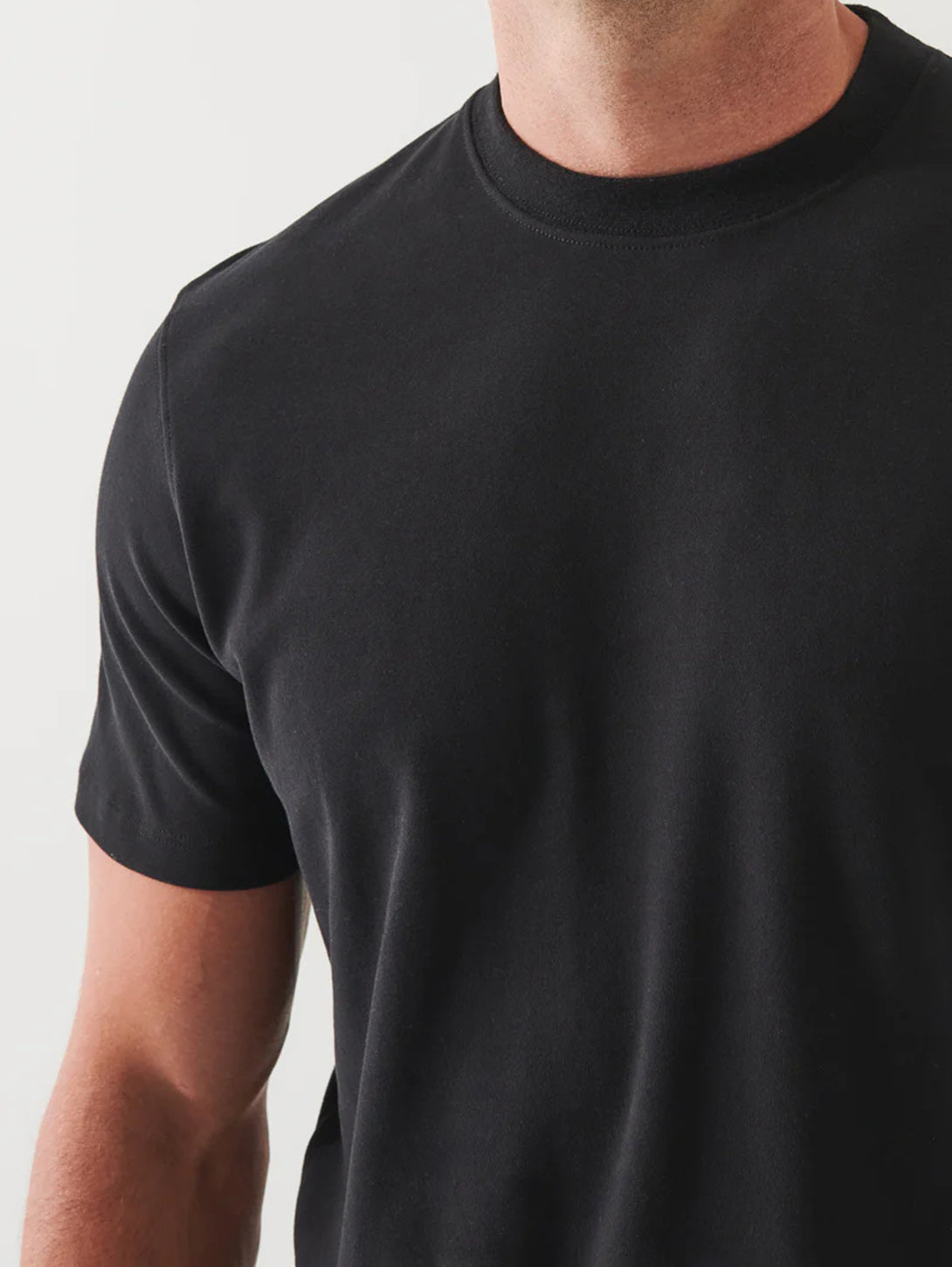 Pima Stretch Brushed T-Shirt - Black-Patrick Assaraf-Over the Rainbow