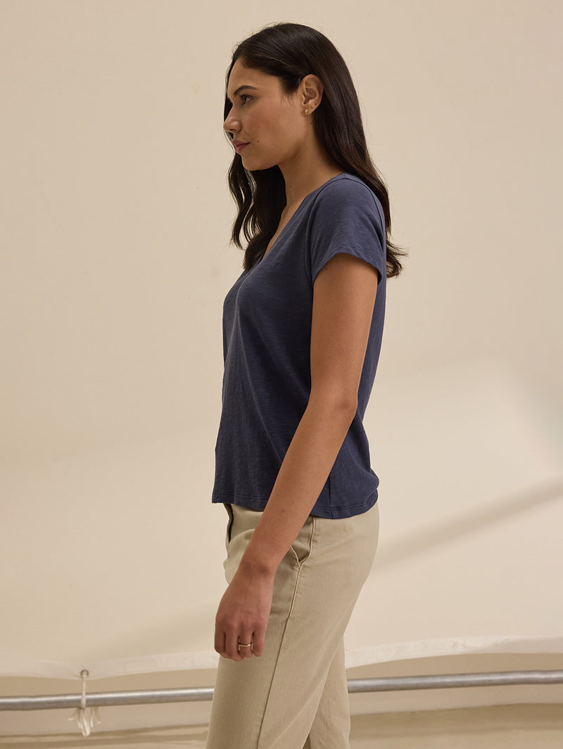 Eli V-Neck Tee - Bluechip-Velvet-Over the Rainbow